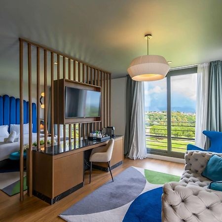 Dolce By Wyndham Barcelona Resort Sant Esteve Sesrovires Exterior foto
